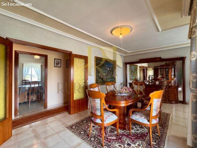 ¡Preciosa casa con negocio anexo en Cimanes De la Vega!