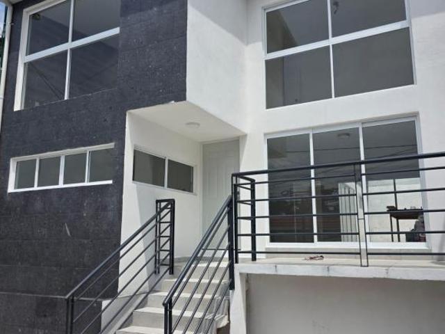 PRECIOSA CASA DE GRAN TAMAÑO Y EXCELENTES ACABADOS