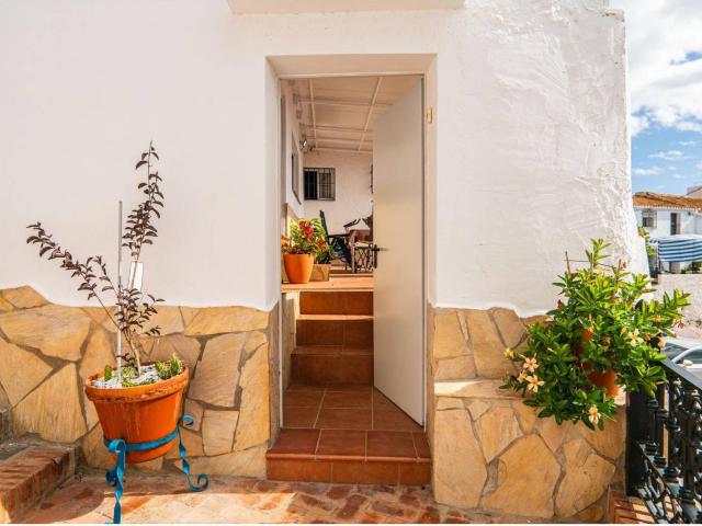 PRECIOSA CASA DE PUEBLO EN BENAQUE MACHARAVIAYA