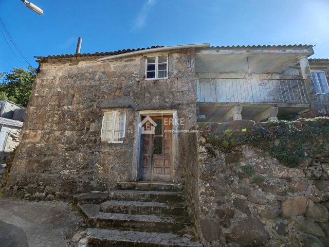 PRECIOSA CASA DE PIEDRA EN LOUREDO, CARNOTA