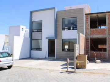 Preciosa casa de 3 recámaras en Frac. Punta del Sol en Periférico Ecológico y Camino al Batán