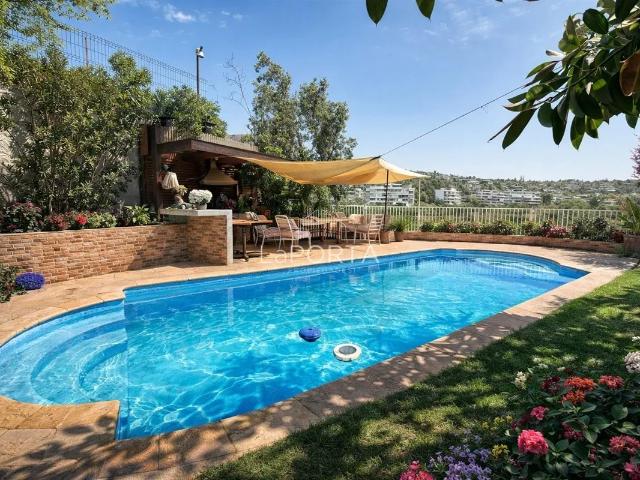 Preciosa Casa En Arriendo / San Carlos De Apoquindo / Vistas