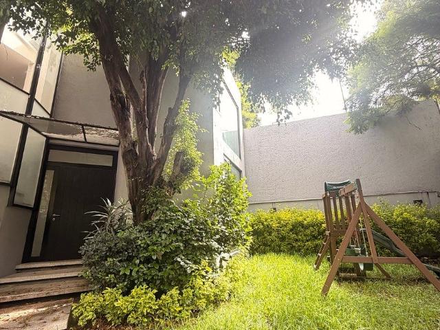 Preciosa casa en bosques de las lomas