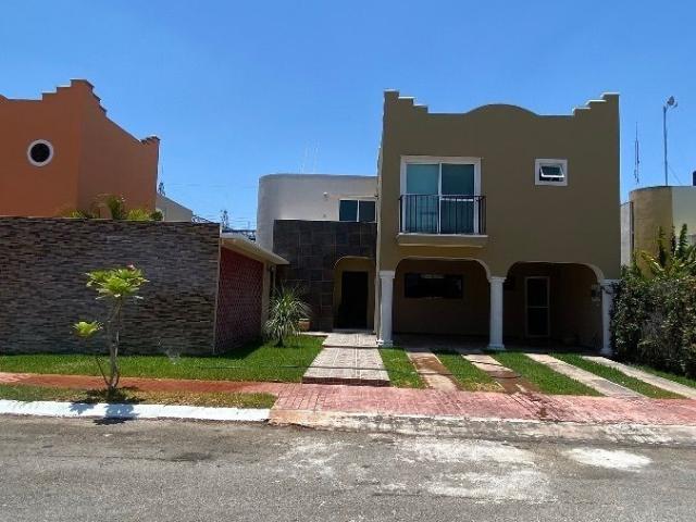 preciosa casa en cholul en privada