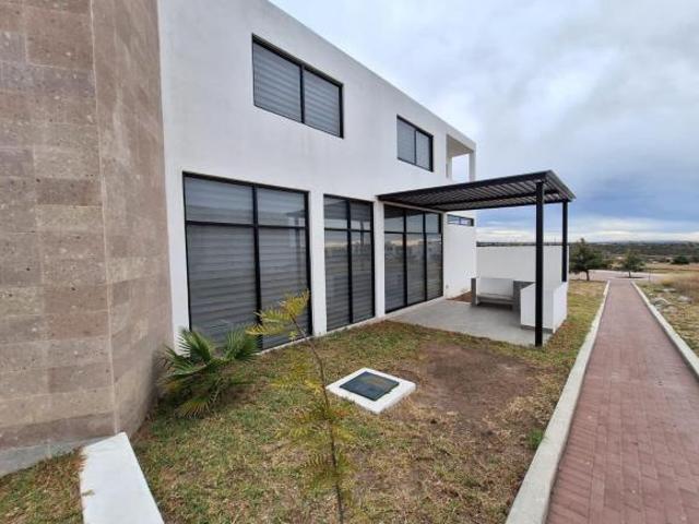 Preciosa casa en ciudad Maderas