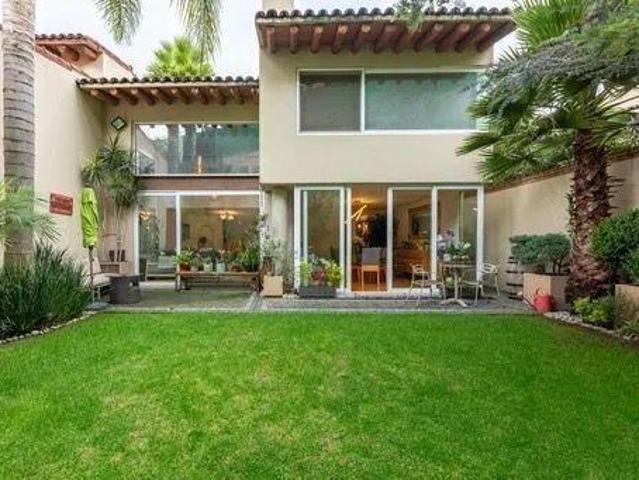 PRECIOSA CASA EN CONDOMINIO