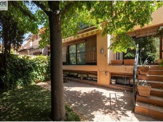 Preciosa casa en el exclusivo Barrio de los Periodistas, Granada