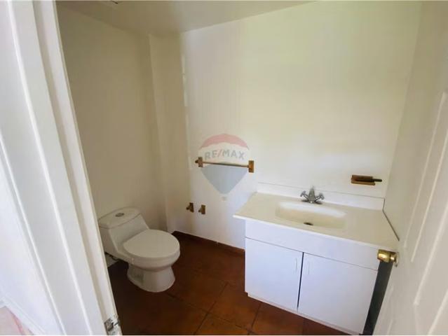 Preciosa casa en gran terreno | 4 dormitorios por 13500.00 en Peñalolén
