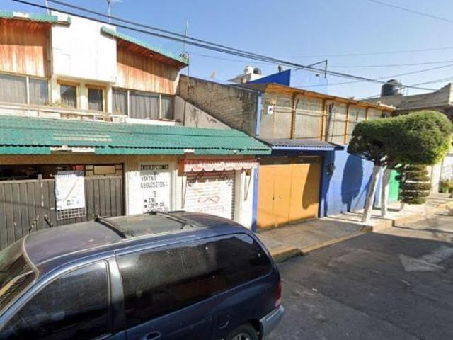 PRECIOSA CASA EN IZTAPALAPA CERAC DE PERIFERICO ORIENTE