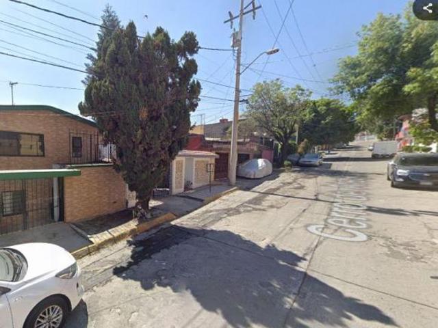 PRECIOSA CASA EN LOS PIRULES TLALNEPANTLA
