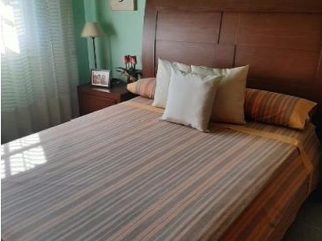 Preciosa casa en parcela de 856 m2, piscina, vistas al mar. En la urb. de Vall