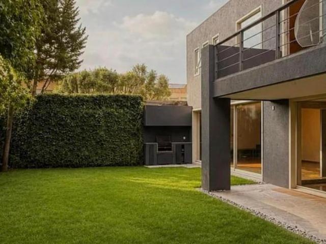 Preciosa casa en privada en la parte alta de Lomas