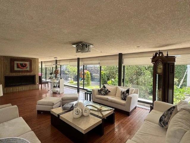 PRECIOSA CASA EN RENTA CON JARDIN