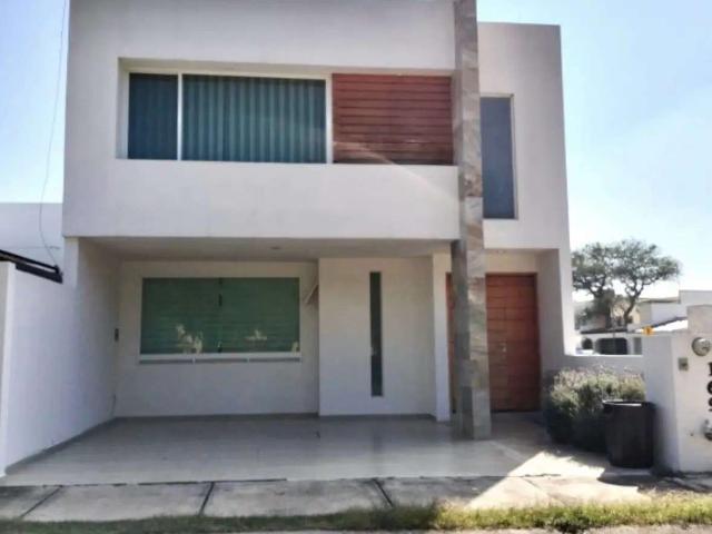 Preciosa casa en renta sin muebles residencial punta del e