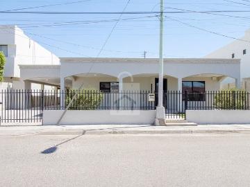 ¡Preciosa casa en renta ubicada en Col. Roma!