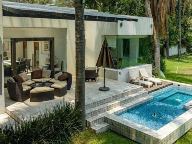PRECIOSA CASA EN VENTA. CLUB DE GOLF MEXICO