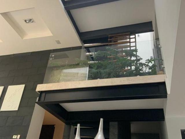 Preciosa Casa en Venta en Cumbres de Santa Fe