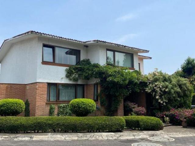 PRECIOSA CASA EN VENTA EN INCOMPARABLE CONDOMINIO