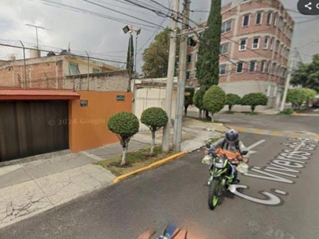 PRECIOSA CASA EN VIVEROS LA LOMA TLALNEPANTLA