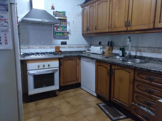 PRECIOSA CASA SEMIREFORMADA DE PUEBLO EN SALAR, BUENA ORIENTACION Y MUCHA LUMINOSIDAD