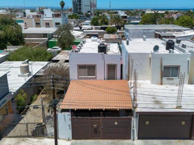 Preciosa casa ubicada en el centro de la ciudad de La Paz B.C.S