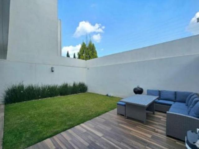 Preciosa Casa 3 recamaras, estudio o 4ta recamara, Jardín, Roof Garden