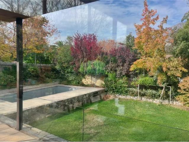 Preciosa casa 5 dormitorios peña otaegui | 5 dormitorios por 39500.00 en Las Condes