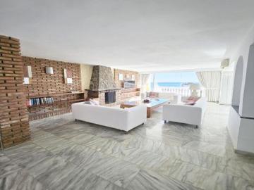 PRECIOSA CASITA CON VISTAS AL MAR EN MONTEMAR JUNTO AL PARQUE DE LA BATERÍA