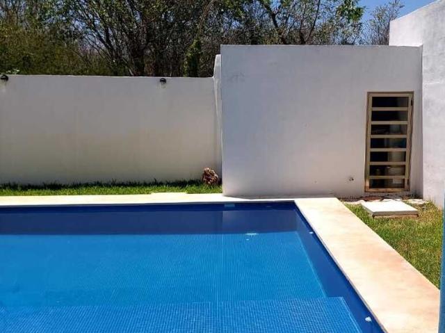 PRECIOSA CASA AMUEBLADA Y EQUIPADA. JARDIN Y PISCINA DE CRISTAL VENECIANO