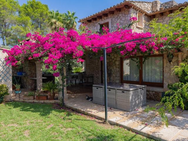 Preciosa finca mallorquina con licencia de alquiler vacacion. 372m² Pollença