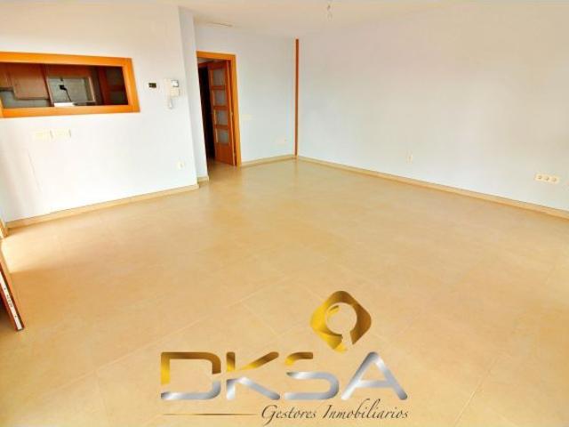 Preciosa planta baja nueva a estrenar en primera línea de mar, Oropesa