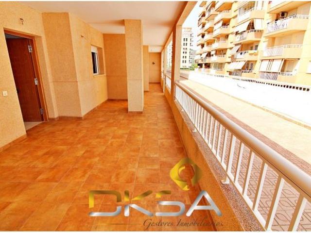 Preciosa planta baja nueva a estrenar en primera línea de mar, Oropesa