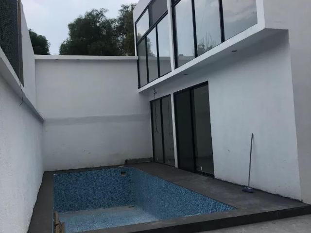 Preciosa Residencia de AUTOR en JURICA, Nueva, Alberca, 4 Rec?maras, PREMIUM !