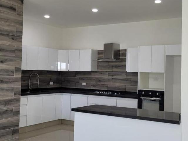 Preciosa Residencia en Exclusivo Desarrollo