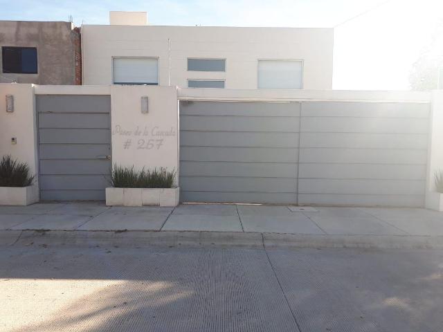 Preciosa Residencia en Los Cantaros Residencial, Jard?n, 3 Recamaras, Estudio.
