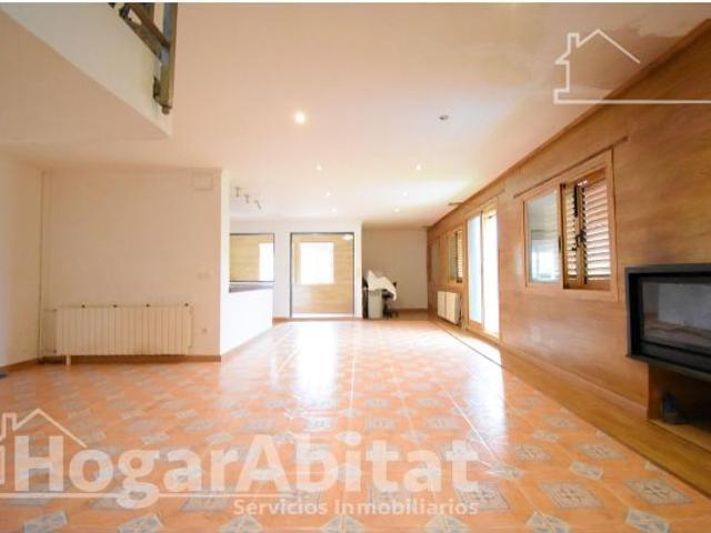 ¡PRECIOSAS VISTAS! GRAN CHALET CON PISCINA PRIVADA, DOS TERRAZAS Y GARAJE