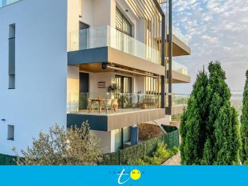 PRECIOSO Y SOLEADO APARTAMENTO CON PISCINA COMUNITARIA Y RODEADO DE ZONAS VERDES