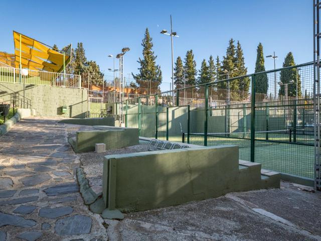 Precioso Adosado en Esquina en El Serrallo con Gran Terraza y Vistas Espectaculares