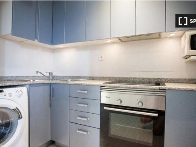 Precioso apartamento de 1 dormitorio en alquiler cerca del metro en el centro de Ciutat Vella