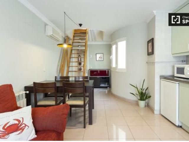 Precioso apartamento de 2 dormitorios con terraza en alquiler cerca de la emblemática Gran Vía en Ma