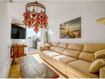 Precioso apartamento de 2 dormitorios con terraza y espectaculares vistas al mar