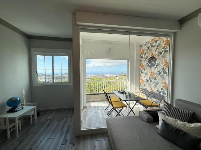 AMPLIA VIVIENDA MODERNA CON 3 DORMITORIOS Y 2 BAÑOS, IMPECABLE