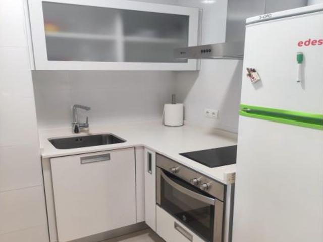 PRECIOSO APARTAMENTO EN EL CENTRO DE LA CIUDAD CON PLAZA DE GARAJE disponible a partir de diciembre