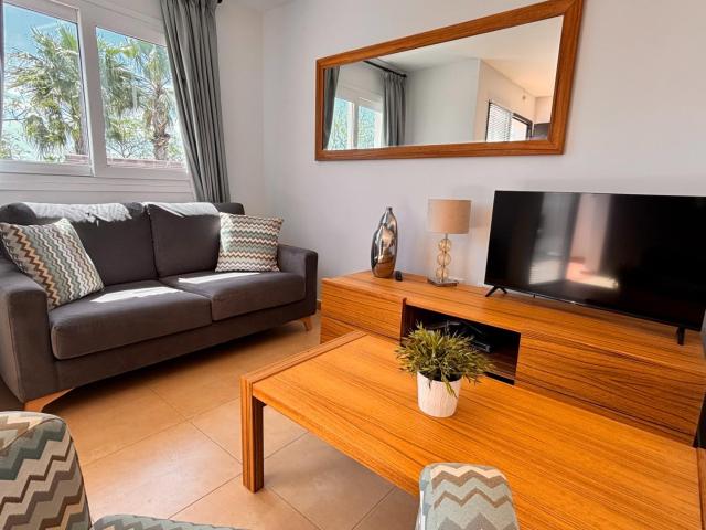 Precioso Ático 2 Dormitorios con Gran Solarium Privado, Piscina Comunitaria y Vistas Panorámicas ubicado en Jardin 2 del Condado de Alhama
