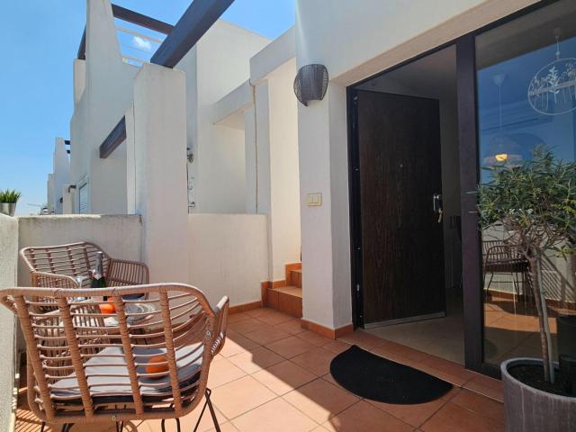 PRECIOSO ATICO DE 2 DORMITORIOS CON SOLARIUM, VISTAS INCREÍBLES Y UBICACIÓN PRIVILEGIADA EN N4, CONDADO DE ALHAMA RESORT
