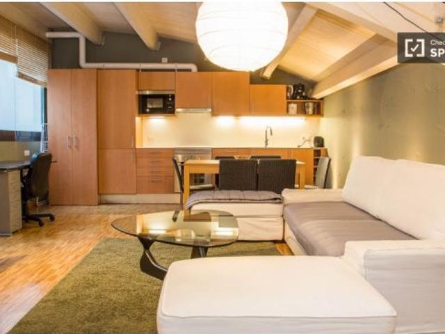 Precioso ático de dos dormitorios en una tranquila calle residencial Sarrià Sant Gervasi