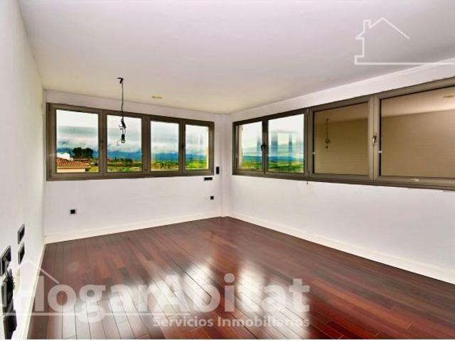 PRECIOSO ÁTICO DÚPLEX CON TERRAZA, PISCINA Y GARAJE CERRADO