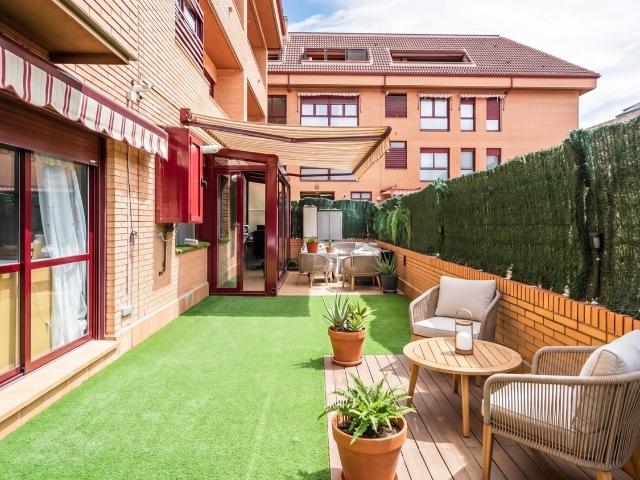 ^Precioso Bajo Reformado Con Gran Jardín Privado, Piscina. 0m² Las Rozas de Madrid
