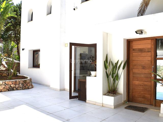Precioso chalet con impresionantes vistas al mar en Cala Sal. 350m² Sant Antoni de Portmany