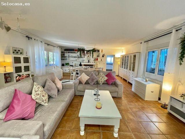 PRECIOSO CHALET ESTILO MEDITERRANEO EN PUEBLO LEVANTINO